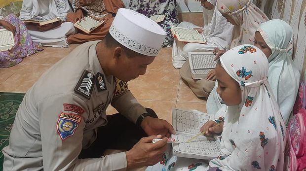 Bripka Muhammad Nur di Sumbawa