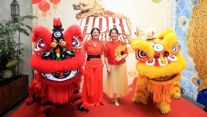 (Kiri ke kanan) Moderator, Head of Marketing MR.DIY Indonesia Ria Sutrisno, dan Ahli Feng Shui Lely Vy berbagi insight untuk meraih keberuntungan di Tahun Naga Kayu dengan menata ulang dekorasi rumah sesuai ilmu Feng-shui pada acara  Hoki Bareng MR.DIY di Jakarta, Rabu (07/2/2024).