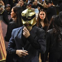 Timothee Chalamet menghadiri pemutaran perdana film ‘Dune: Part Two’ yang digelar di Mexico City, Meksiko, Selasa (6/2/2024). Biasa bersolek stylish, ia memberi sentuhan berbeda pada gayanya kali ini. (Foto: Carlos Tischler/ Eyepix Group/Future Publishing via Getty Images)