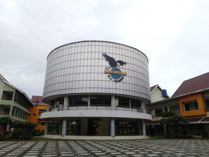 Gedung SMAN Unggulan MH Thamrin Gedung SMAN Unggulan MH Thamrin