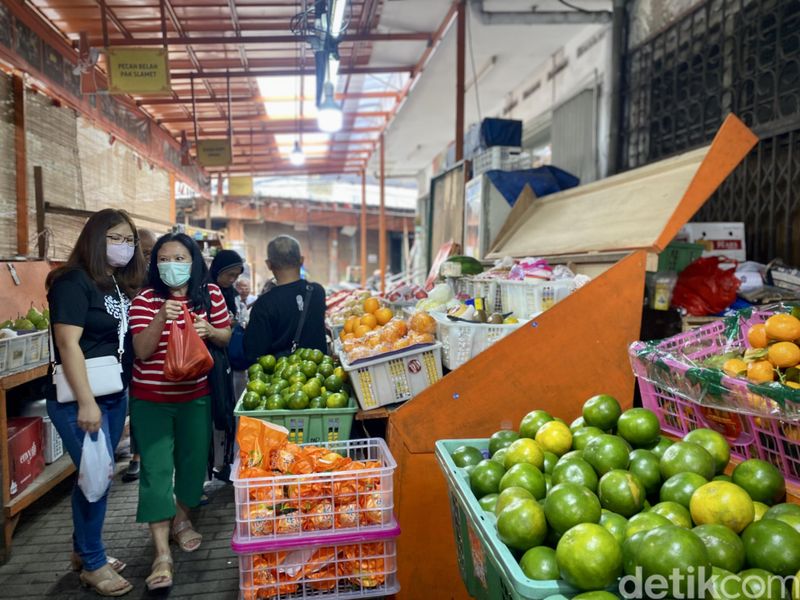 Jelang Imlek, jeruk nipis Dekopon dan Ponkam menjadi incaran pembeli