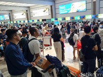 Jelang Libur Panjang, Bandara Soekarno-Hatta Penuh Penumpang