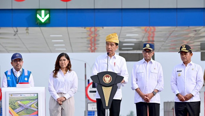 Jokowi resmikan ruas Jalan Tol Seksi Tebing Tinggi-Indrapura dan Indrapura-Limapuluh di Sumut.
