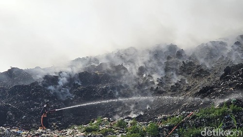 TPA Sente kembali terbakar, Rabu (7/2/2024).