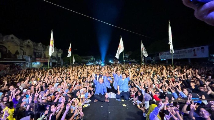 Konser Indonesia Maju di Pessel Sumbar