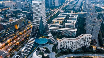 Chengdu. Chengdu adalah pusat ekonomi dan keuangan yang penting dan merupakan rumah bagi sejumlah universitas terbesar China. Chengdu juga salah satu pusat budaya dan seni China. Foto: via A-Z Animals