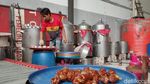 Kue Keranjang Kerucut Asal Cirebon Banjir Pesanan Jelang Imlek