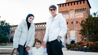 Lesti Kejora, Rizky Billar dan Baby Levian lagi liburan nih ke Eropa. Foto: instagram Lesti Kejora