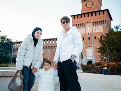 Happy Family! Potret Lesti Kejora dan Rizky Billar Liburan ke Eropa