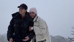Dingin... Luna Maya dan Maxime Bouttier Asyik Main Salju