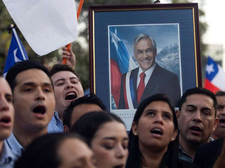 Mantan Presiden Chile Tewas dalam Kecelakaan Helikopter, Warga Berduka