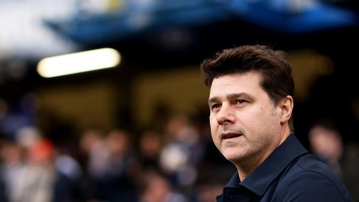 LONDON, ENGLAND - FEBRUARY 04: Mauricio Pochettino, Manager of Chelsea FC looks on ahead of the Premier League match between Chelsea FC and Wolverhampton Wanderers at Stamford Bridge on February 04, 2024 in London, England. (Photo by Jack Thomas - WWFC/Wolves via Getty Images)