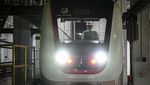 Mengintip Kegiatan Merawat Kereta LRT Jakarta