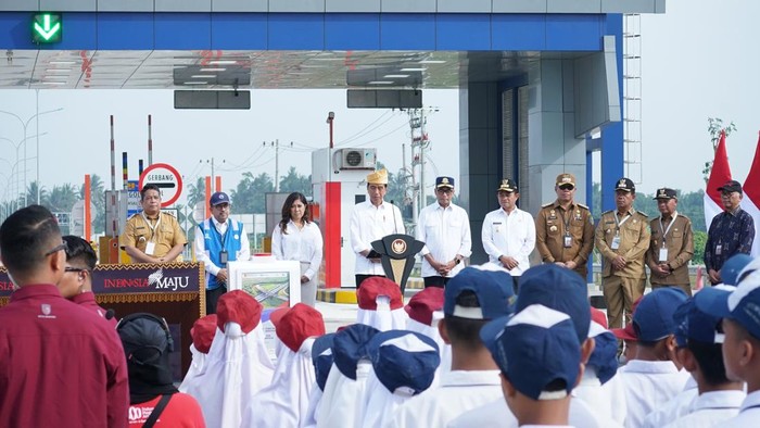 Momen Jokowi Resmikan Tol Didampingi Menteri PUPR Ad Interim Budi Karya
