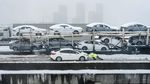 Mudik Imlek di Wuhan, Mobil Terjebak Salju-Stasiun Kereta Penuh Sesak