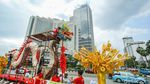 Penampakan Naga Raksasa Mejeng di Bundaran HI