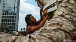 Penampakan Naga Raksasa Mejeng di Bundaran HI