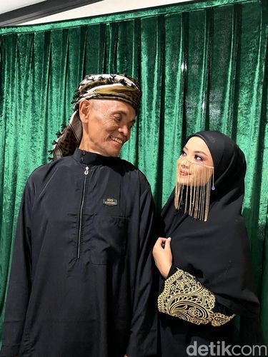 Pasangan Ana dan Emen Hidayat.