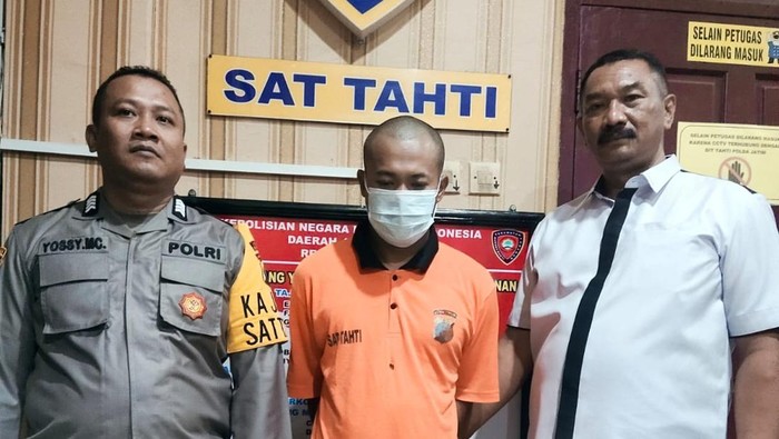 Pelaku pemerkosaan pacar di Magetan saat ditahan