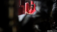 Seperti diketahui, lilin yang akan dinyalakan di Vihara Dharma Ramsi diproduksi sejak September 2023 hingga Januari 2024. (Foto: Wisma Putra/detikJabar)