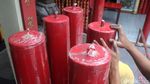 Melihat Pemasangan Lilin Imlek di Vihara Dharma Ramsi Bandung