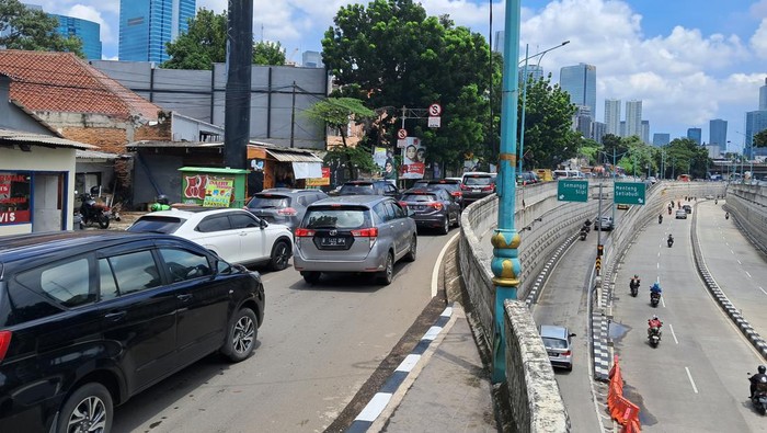 Penampakan Macet  di Mampang-Tendean Jaksel