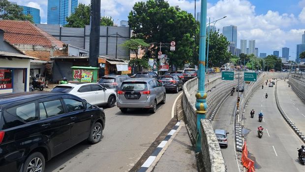 Penampakan Macet  di Mampang-Tendean Jaksel