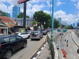 Pelat Gorong-gorong di Underpass Mampang Penyebab Macet Diperbaiki