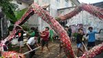 Melihat Latihan Grup Liong untuk Rayakan Imlek