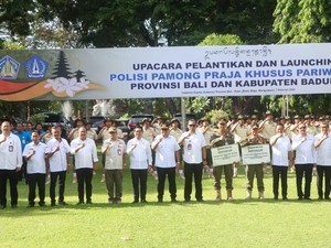 Pj Gubernur Bali Lantik Satpol PP Pariwisata, Minta Beri Edukasi ke Wisatawan