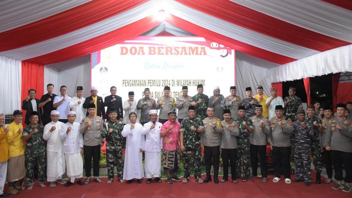 Polda Sulawesi Tengah (Sulteng) menggelar doa bersama sebagai wujud ikhtiar agar Pemilu 2024 berjalan damai, aman dan sejuk.