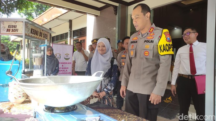 Polres Malang bantu keluarga korban Tragedi Kanjuruhan