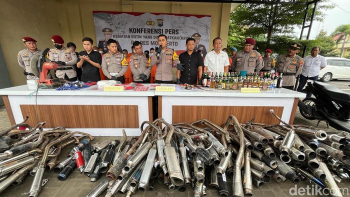 Polres Mojokerto sita miras, narkoba, knalpot brong jelang Pemilu 2024