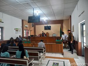 Sidang Mediasi Gugatan Almas ke Gibran Ditunda Pekan Depan