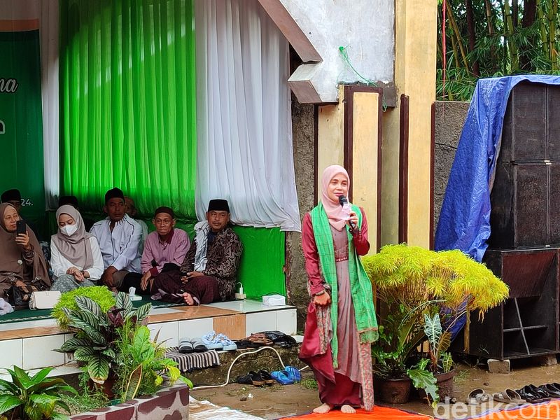 Siti Atikoh di Serang, Banten, 7 Februari 2024. (Bahtiar Rifa'i/detikcom)
