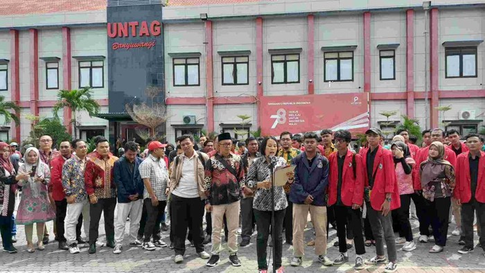 Sivitas akademika Untag Banyuwangi membacakan pernyataan sikap