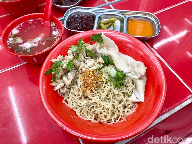  Lezatnya Masakan China Peranakan ala Kopitiam Singapura di Melawai