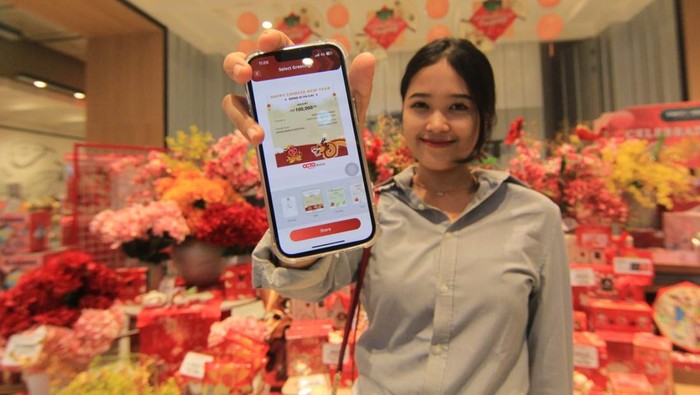 Wow! Ada Angpao Imlek Digital di OCTO Mobile CIMB Niaga memfasilitasi kebutuhan nasabah dalam mengirimkan angpao Imlek melalui fitur transfer OCTO Mobile dengan bukti transaksi bertema Imlek sebagai kartu ucapan.