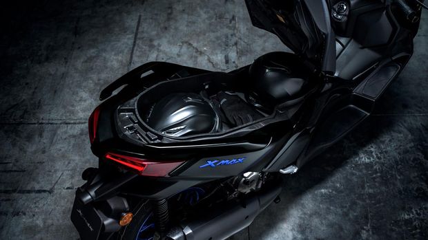 Yamaha Xmax warna baru usung kelir biru racing