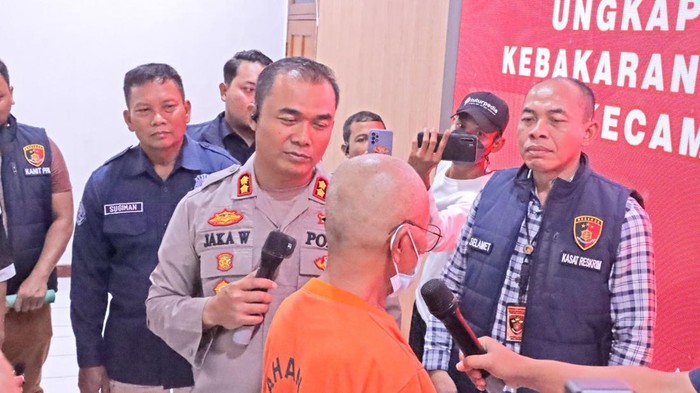 Konferensi pers Polres Blora ungkap kasus pencabulan kakek terhadap anak tirinya hingga hamil, Kamis (8/2/2024).