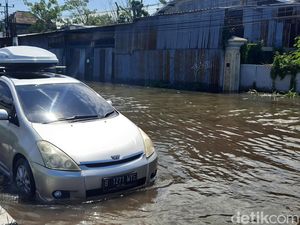 Macet Parah di Kudus Imbas Banjir Demak, Kendaraan Kecil Diminta Lewat Jepara