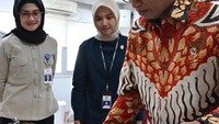 Pada November 2023 lalu, Budi Karya membagikan momen ketika melakukan test food untuk kantin di Kementerian Perhubungan. Saya test soto daging dan nasi bebek Pak Wawan. Bebeknya lembut, sambalnya pedas dan mantap, soto dagingnya juga suegerrr banget, ungkapnya. Foto: Instagram @budikaryas