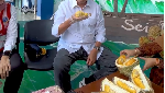 10 Momen Budi Karya, Menteri Perhubungan yang Kulineran di Berbagai Daerah
