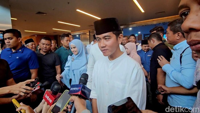Cawapres nomor urut 02 Gibran Rakabuming Raka di Edutorium UMS, Kamis (8/2/2024).