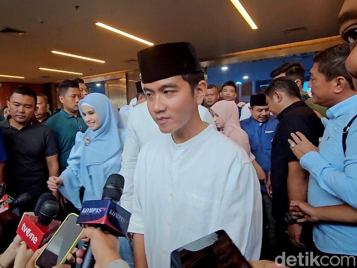 Cawapres nomor urut 02 Gibran Rakabuming Raka di Edutorium UMS, Kamis (8/2/2024).