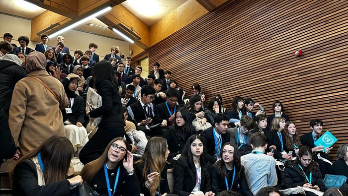 Dua siswa asal SMA Labschool Kebayoran raih penghargaan di Cambridge MUN 2024 dan kunjungi KBRI London. Dua siswa asal SMA Labschool Kebayoran raih penghargaan di Cambridge MUN 2024 dan kunjungi KBRI London.