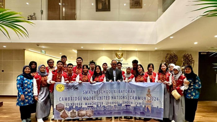 Dua siswa asal SMA Labschool Kebayoran raih penghargaan di Cambridge MUN 2024 dan kunjungi KBRI London. Dua siswa asal SMA Labschool Kebayoran raih penghargaan di Cambridge MUN 2024 dan kunjungi KBRI London.