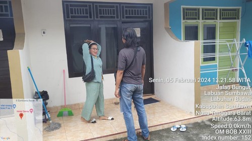 Foto: Pelaku SM (40) saat ditangkap polisi di kosnya. (Istimewa)