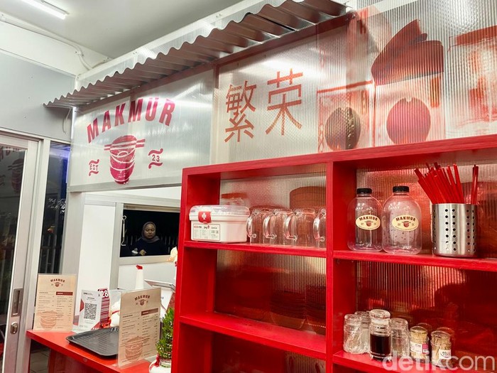 Kopitiam Tersembunyi Ini Jual Mie dan Bubur China ala Hawker di Singapura