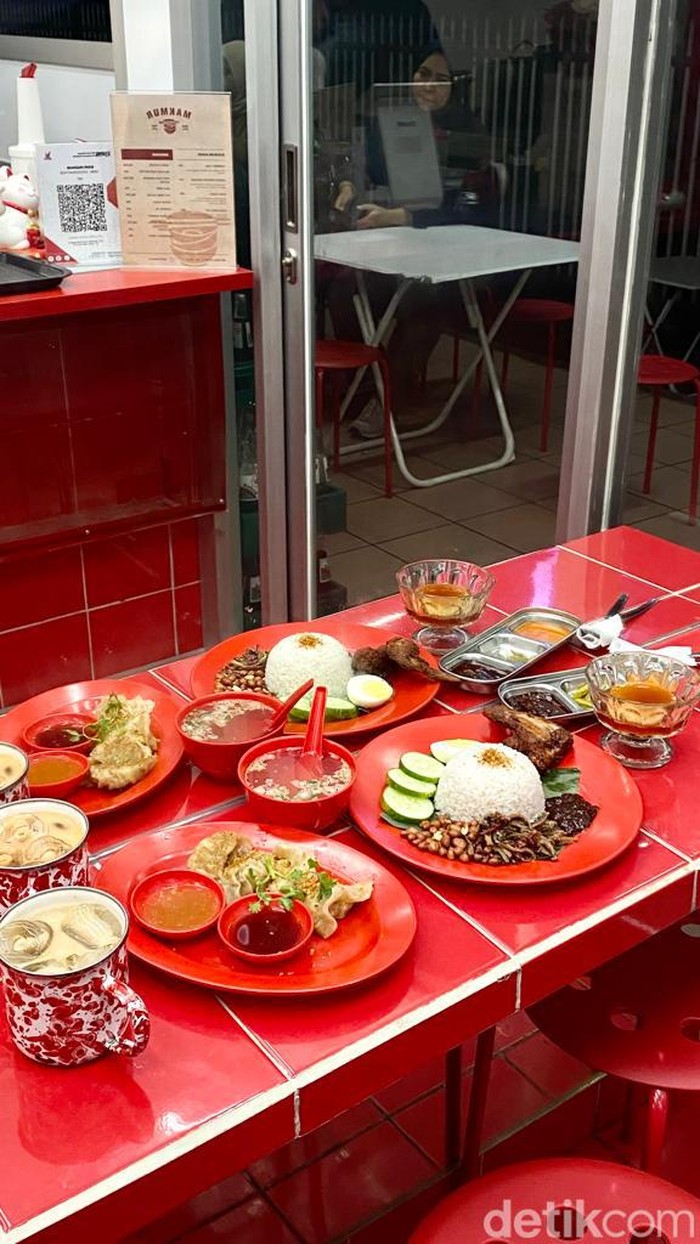Kopitiam Tersembunyi Ini Jual Mie dan Bubur China ala Hawker di Singapura